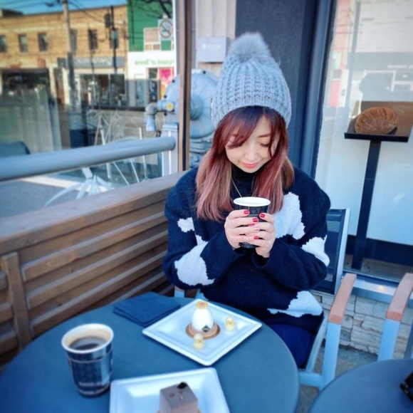 Meet your Posher, Riri - Picture 1 of 1